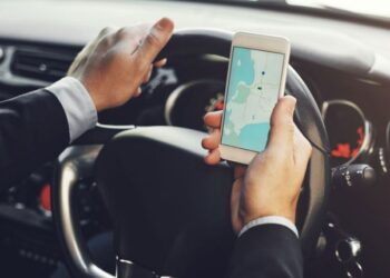 457 dolar para, 10 ceza puanı: Sydney’de telefon kullanan sürücüler için gizli kamera sistemi geliyor