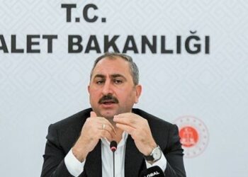 Savunma kurumlarında kadrolaşan vakfın lideri Bakan Gül’ün dedesi çıktı