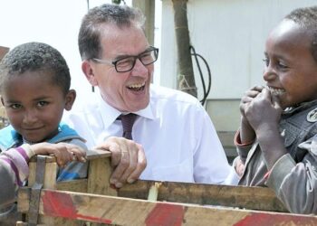 Alman Kalkınma Bakanı: İnsanlar açken rahat uyuyamayız