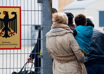 Almanya’da üçüncü kez sığınma başvurusu yapan 4 bin 916 kişi var