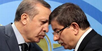 Davutoğlu’ndan Erdoğan’a hodri meydan: Akrabalar da dâhil tüm mal varlıklarımız soruşturulsun!