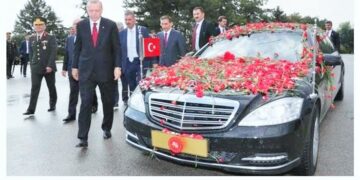 Özgür Özel: Saray’ın 23 saniyelik masrafı bir asgari ücrete denk