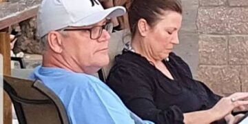 Ülke başbakanı tatilini yarıda kesti: 10 kişi öldü, 800’den fazla ev ve 3 milyon hektarlık alan kül oldu