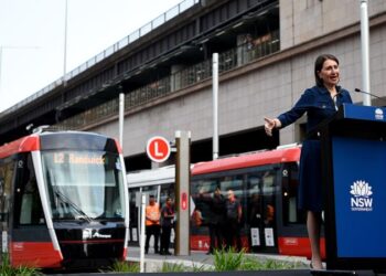 Yeni hizmete sokulan tramvay hattı ilk gün arızalandı
