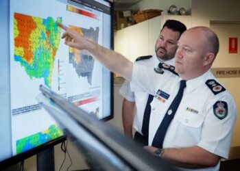 NSW RFS Başkanı: Özellikle Salı günü aşırı sıcakların başlamasını bekliyoruz