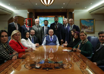 Erdoğan’ın uçağında gizlenen, Ahmet Hakan alay konusu oldu