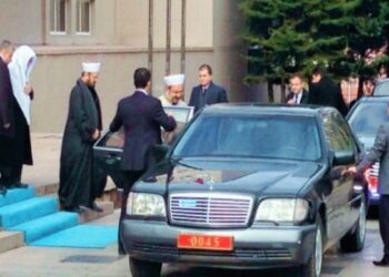 DİB’in eski Başkanı Görmez de nihayet AKP’nin Kayyım gaspını görebildi