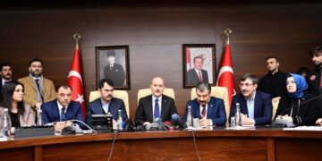 Elazığ Valisi,açık kalan mikrofona yakalandı: Kamuoyunda algı çok iyi