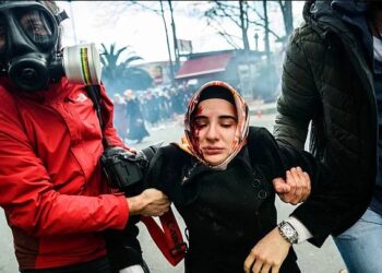 28 Şubat’ın arasından 23 yıl geçti: AKP’nin 28 Şubat’ı; ‘örümcek kafalı’ başörtülülerden ‘terörist’liğe