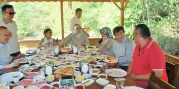 821 milyon açlık sınırında: Serpme kahvaltıda israfın bilançosu 100 milyar lira
