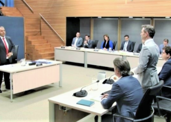 Diyanet’ten Hollanda Meclisi’nde yeminli itiraf: İmamlarımız, Hizmet Hareketi mensuplarını ispiyonladı