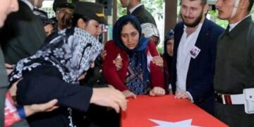 Şehit eşine ‘terörist’ cezasına isyan: ‘Verdiğiniz utanç vesikası bu kararınızı kabul etmiyorum’