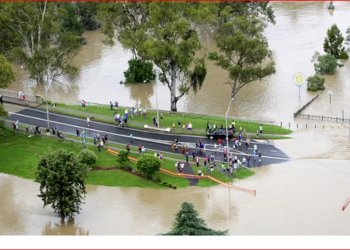 Sağanak yağış, yangınların azılmasına neden oldu