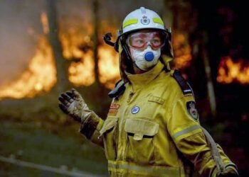 Sığınaklara girin çağırısı: Başkent Canberra’daki yangında 55 bin hektar alan kül oldu