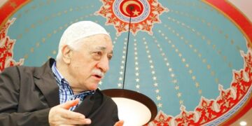 Gülen: Namaz için bile olsa bir süre kendi aranızda toplanmayın