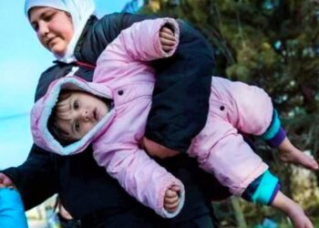 Sınırda insanlık dramı : Göçmenler akın akın sınır kapısına geliyor