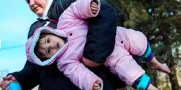 Sınırda insanlık dramı : Göçmenler akın akın sınır kapısına geliyor