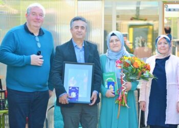 ‘Bu ülke sizi seviyor!: Hollanda Kraliyet Nişanı, bu yıl Gazeteci Basri Doğan’a verildi