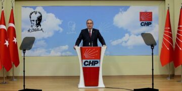 CHP: Ne zaman bir kriz yaşansa, rejimin başındaki kişi heme yok oluveriyor