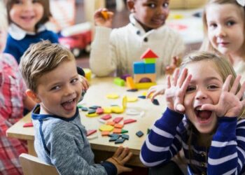 Başbakan Morrison: Çocuk bakım merkezleri çalışan ailelere ücretsiz