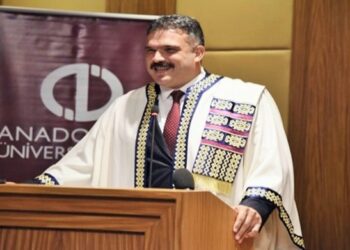 Sosyal Medya’dan tepki: Sahte raporla İpek Holding’e el koyduran trol, Üniversite Rektörü