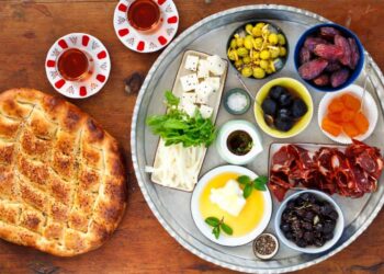 Ramazan tavsiyesi: Sahurda, tok tutan ve vücuda su veren gıdaları tercih edin