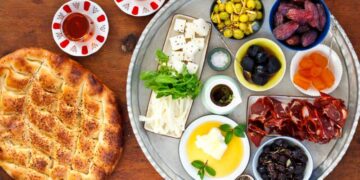 Ramazan tavsiyesi: Sahurda, tok tutan ve vücuda su veren gıdaları tercih edin