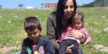 Bir anne evlatlarına kavuştu: Koronavirüs salgını nedeniyle cezaevinden ilk tahliye