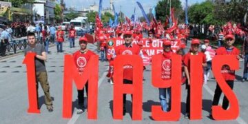 İşçinin sesi balkonlarda: Tarihte ilk kez 1 Mayıs kutlamalarına salgın yasağı