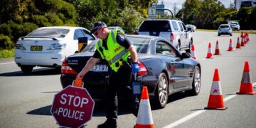 Sydney’de kıyafet satan mağazaya giren araç 11 kişiyi yaraladı