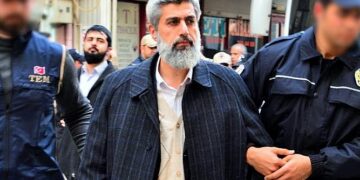 Alparslan Kuytul: Evlerinden atılan talebeler, sohbette katıldıkları için zulme uğruyor