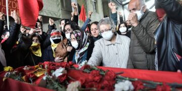 Polis cemevine girip İbrahim Gökçek’in cenazesini kaçırdı