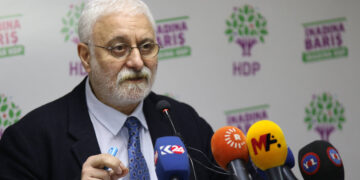 HDP’li Oluç: Yassı Ada’da Menderes, Ankara’da Evren olmakla demokrat olunmaz