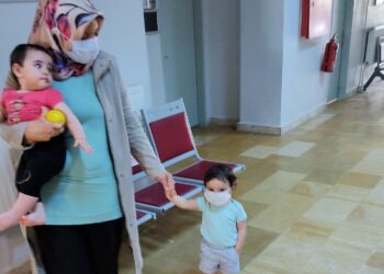 Savcı gözaltına aldırdığı annenin bebeklerini Çocuk Esirgeme’ye göndermeye çalıştı