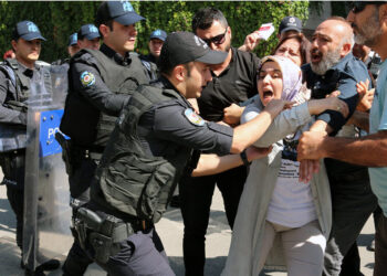 Melek Çetinkaya’ya yine polis gözaltısı: Çocuklarımız 4 yıldır cezaevinde, tek bir suç yok