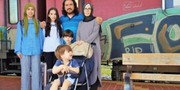 İşkenceden çıktı ailesini botla özgürlüğe ulaştırdı