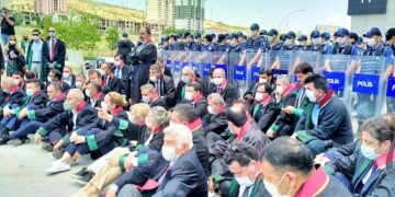Savunmaya darp ve abluka:Ankara’ya 300 metre kala Avukatların direnişi sürüyor