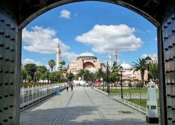 Kamuoyu araştırmacısı Sencar: Asıl olan geçim sıkıntısı, Ayasofya’dan siyasal sonuç beklemek beyhudedir