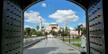 Kamuoyu araştırmacısı Sencar: Asıl olan geçim sıkıntısı, Ayasofya’dan siyasal sonuç beklemek beyhudedir