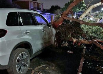 Melbourne’de şiddetli fırtınadan sonra su sıkıntısı: Marketlerde su stokları tükendi