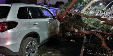 Melbourne’de şiddetli fırtınadan sonra su sıkıntısı: Marketlerde su stokları tükendi