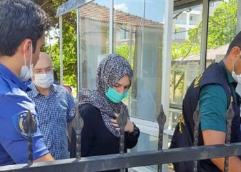 Kadınlara zulüm devam edyor: Gözaltında fenalaşan hasta  bayan, taburcu edildi tekrar gözaltına alındı