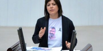 HDP’li Beştaş, Davutoğlu’na: Diyarbakır’da ‘Rojbaş’ diyerek Kürt meselesi çözülmez, Kürt halkının karnı tok