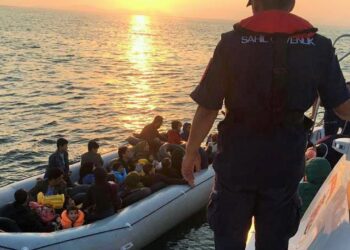 Yunanistan’ın geri ittiği 4’ü çocuk 17 sığınmacı gözaltına alındı