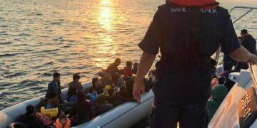 Yunanistan’ın geri ittiği 4’ü çocuk 17 sığınmacı gözaltına alındı