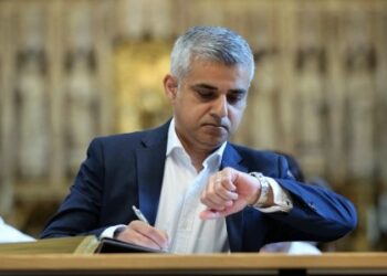 Belediye Başkanı Khan uyardı: Londra’da binlerce kişi evsiz kalabilir