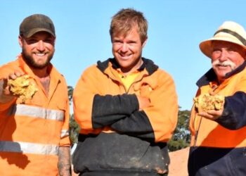 Avusturalya’da altın avcısı iki arkadaş, 250 bin ABD doları değerinde altın buldu