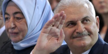 AKPli eski Başbakan Binali Yıldırım  ve eşi Covid-19’a yakalandı