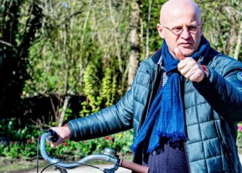 Sosyal mesafeyi ihlal ettiği için:Hollandalı Adalet Bakanına 390 euroluk korona cezası