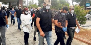Gözaltındaki avukatların yakınları aranıyor: ‘Kesin tutuklanacaklar; karşılığını verin kurtaralım!’